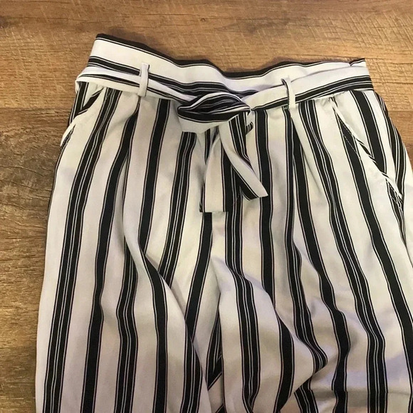 💕2 For $10 Striped Dress/Work Pants Size 9 - Picture 2 of 3